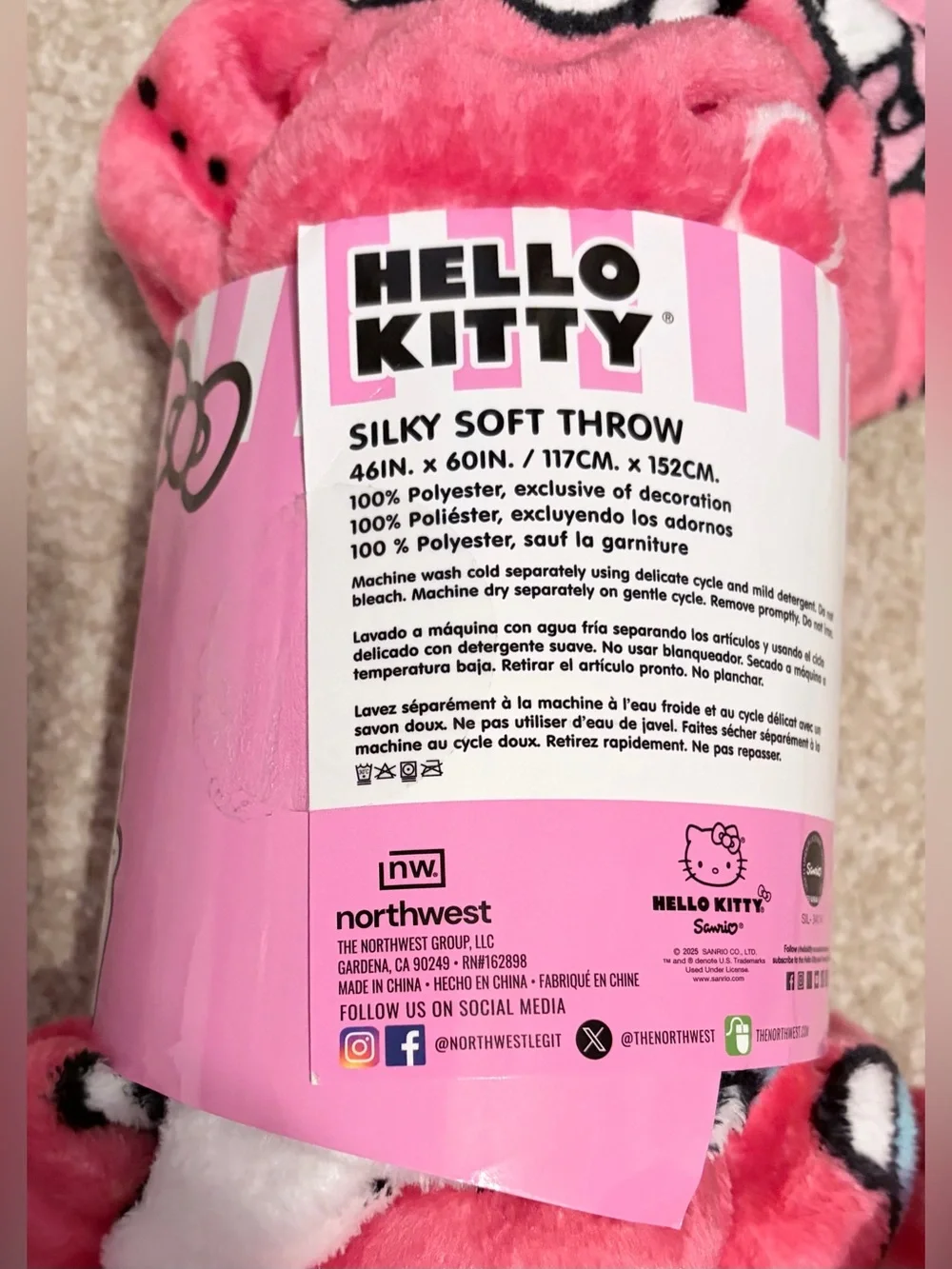 Hello Kitty Soft Throw 46”x60” New